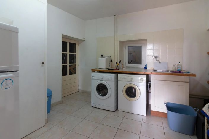 Image No.9-4 Bed House for sale