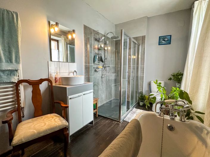 Image No.5-6 Bed House for sale