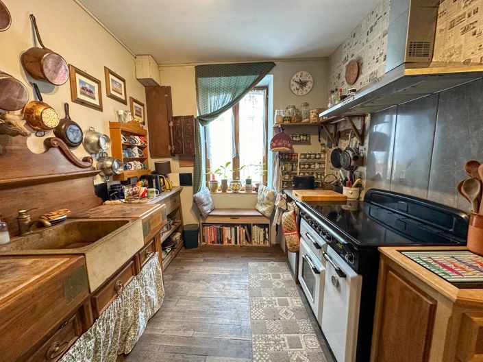 Image No.6-6 Bed House for sale