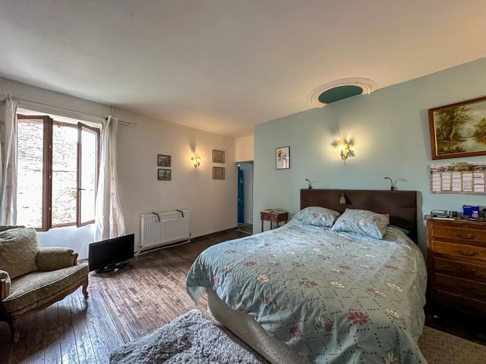 Image No.7-6 Bed House for sale