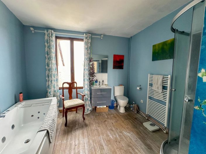 Image No.8-6 Bed House for sale