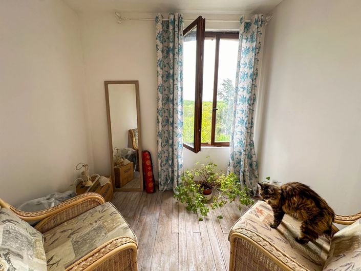 Image No.9-6 Bed House for sale