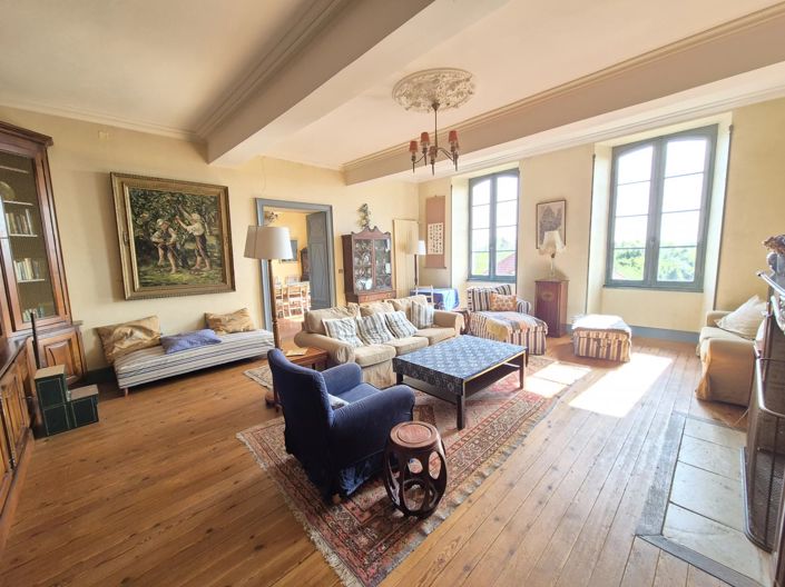 Image No.2-10 Bed House for sale