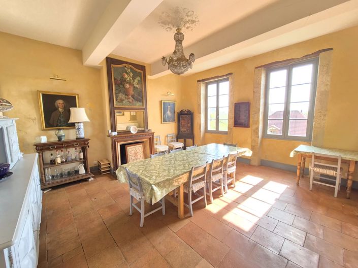 Image No.3-10 Bed House for sale