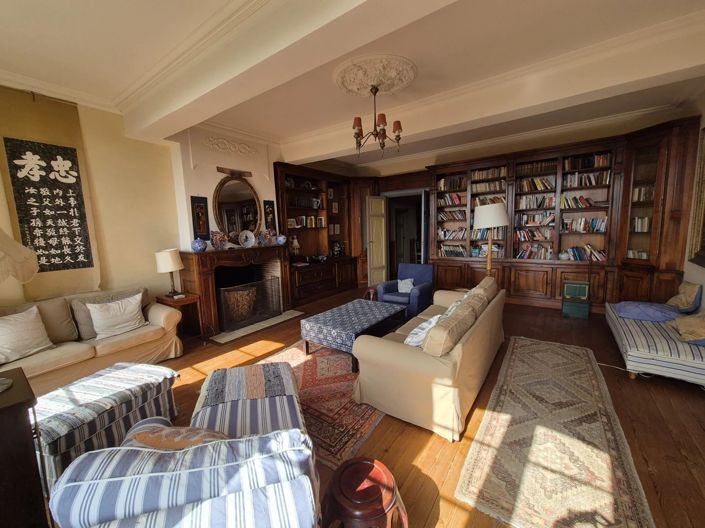 Image No.5-10 Bed House for sale