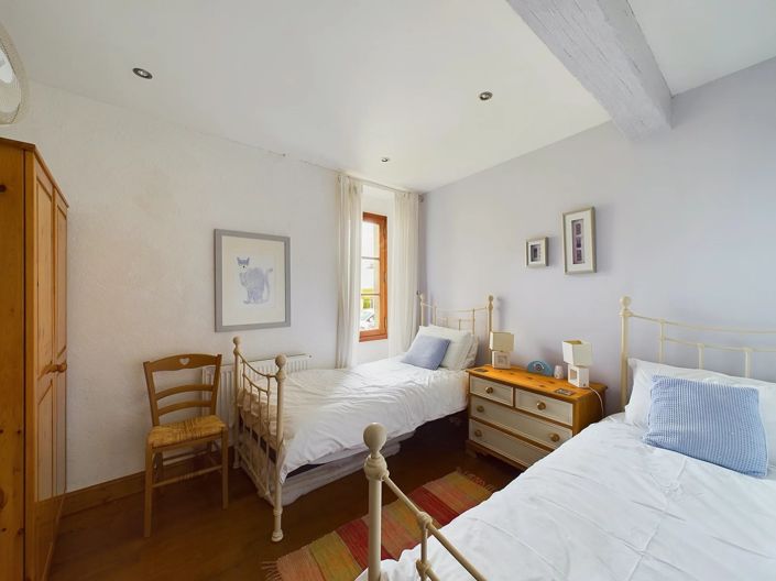 Image No.13-8 Bed House for sale