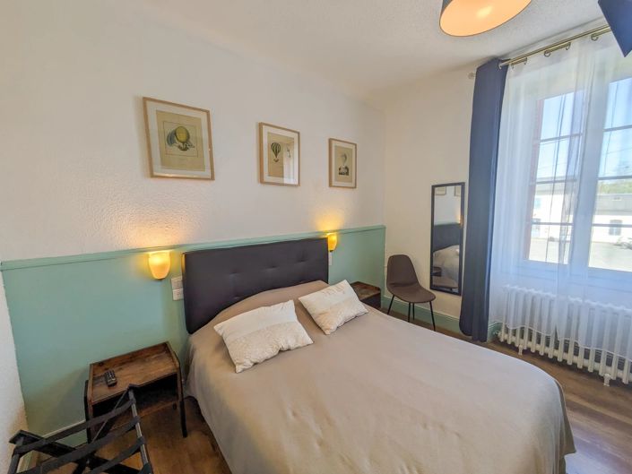 Image No.12-10 Bed Commercial for sale