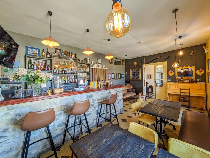 Image No.3-10 Bed Commercial for sale