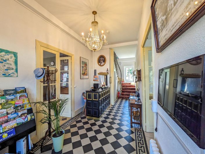 Image No.4-10 Bed Commercial for sale