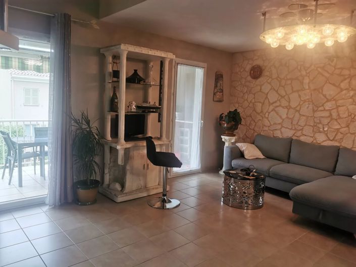 Image No.2-2 Bed Property for sale