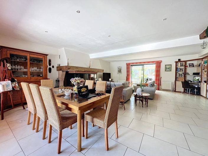 Image No.7-11 Bed House for sale