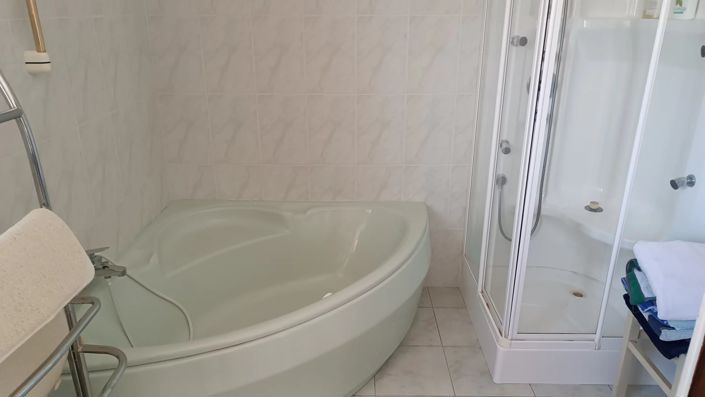 Image No.12-3 Bed House for sale