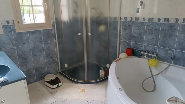 Image No.9-3 Bed House for sale