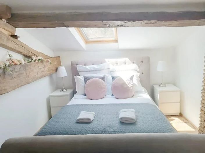 Image No.6-10 Bed House for sale