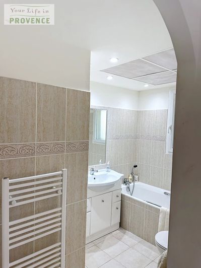 Image No.10-2 Bed Property for sale