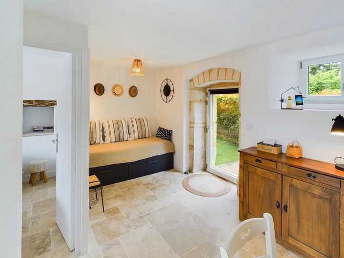 Image No.6-5 Bed Village House for sale