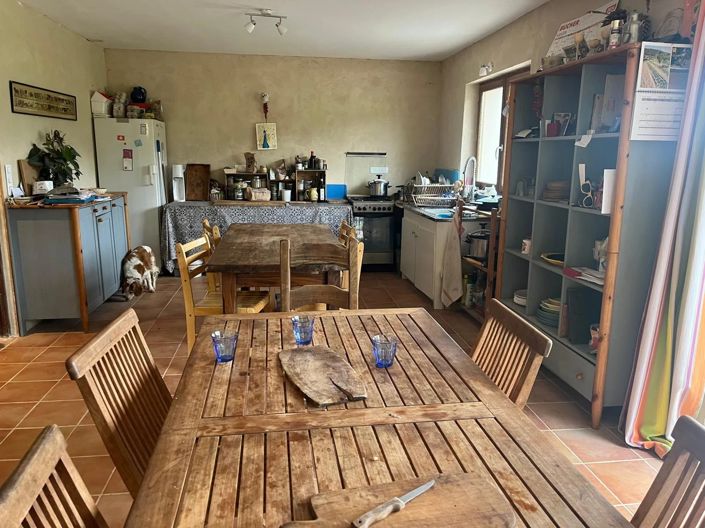 Image No.9-6 Bed House for sale