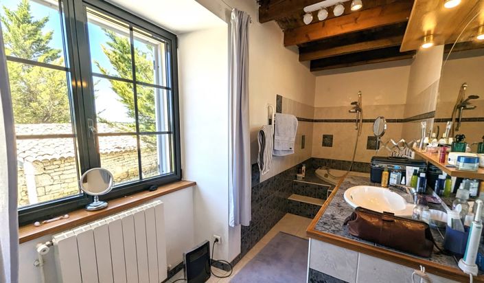 Image No.9-6 Bed Farmhouse for sale