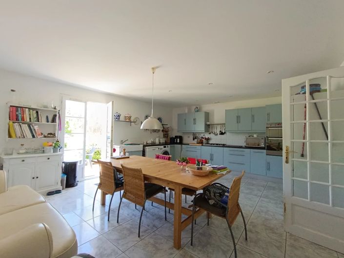 Image No.6-4 Bed House for sale