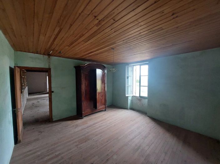 Image No.10-3 Bed House for sale