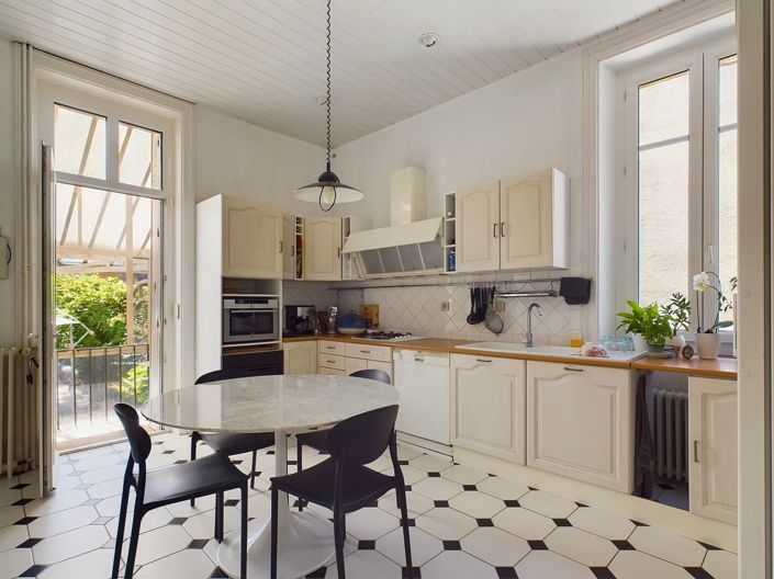 Image No.7-6 Bed House for sale