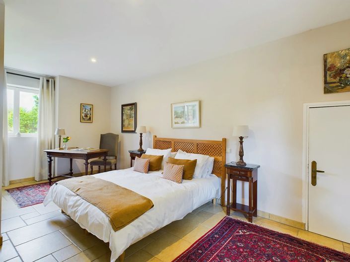 Image No.12-11 Bed House for sale