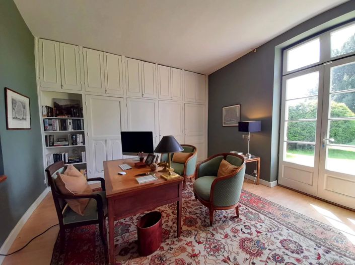 Image No.8-11 Bed House for sale