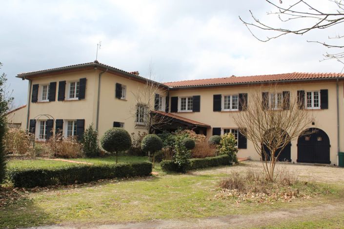 Image No.5-8 Bed House for sale