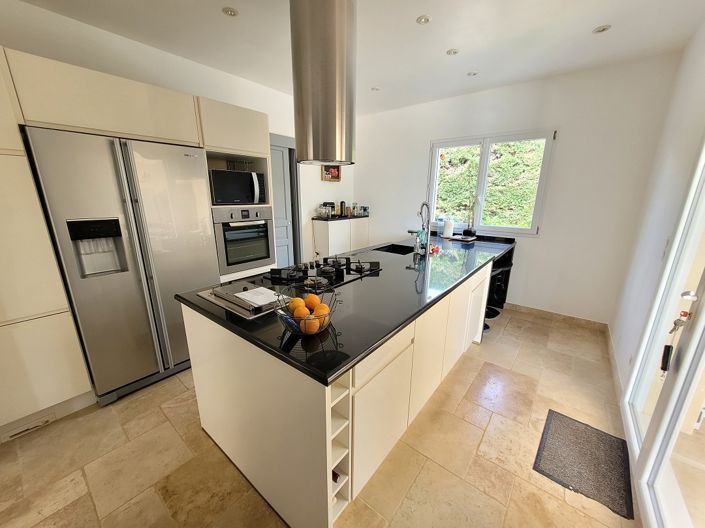 Image No.12-4 Bed House for sale