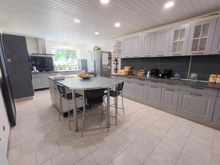 Image No.5-5 Bed House for sale