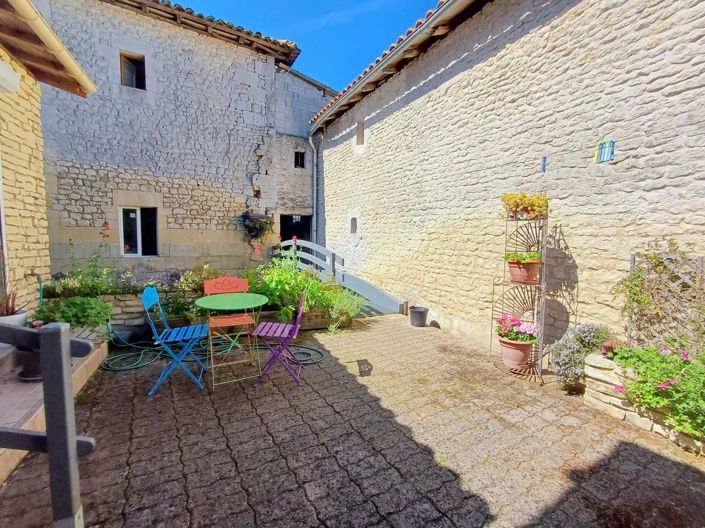 Image No.7-5 Bed House for sale