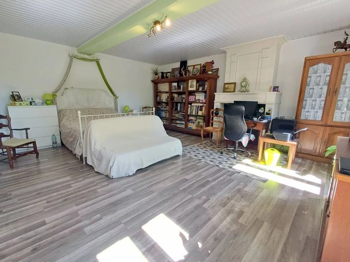 Image No.9-5 Bed House for sale