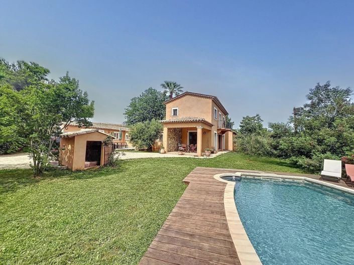 Image No.2-4 Bed Property for sale