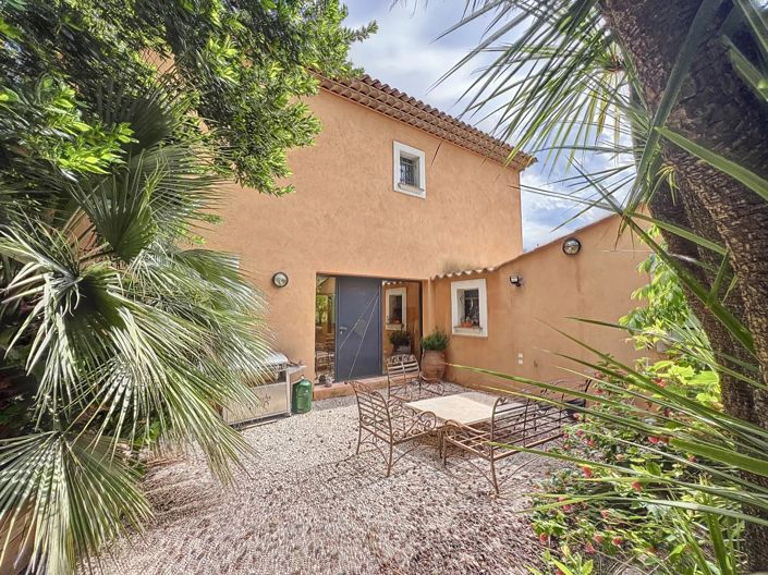 Image No.8-4 Bed Property for sale