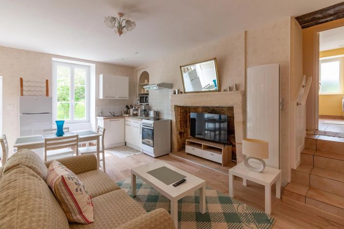 Image No.10-3 Bed House for sale