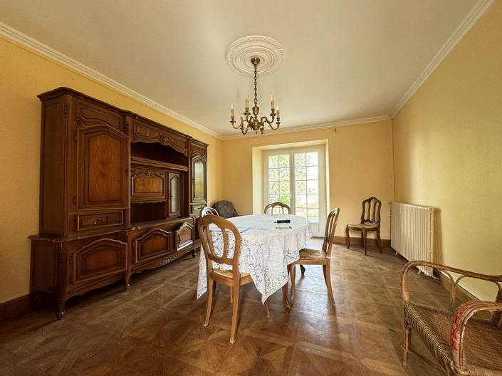 Image No.6-5 Bed House for sale