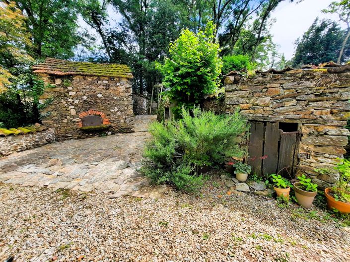 Image No.15-6 Bed Farmhouse for sale