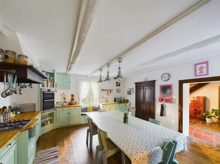 Image No.2-6 Bed Farmhouse for sale