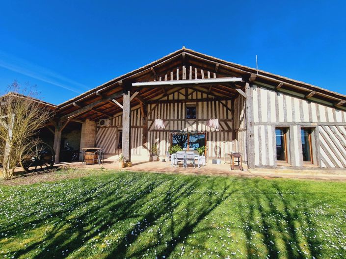 Image No.1-4 Bed House for sale