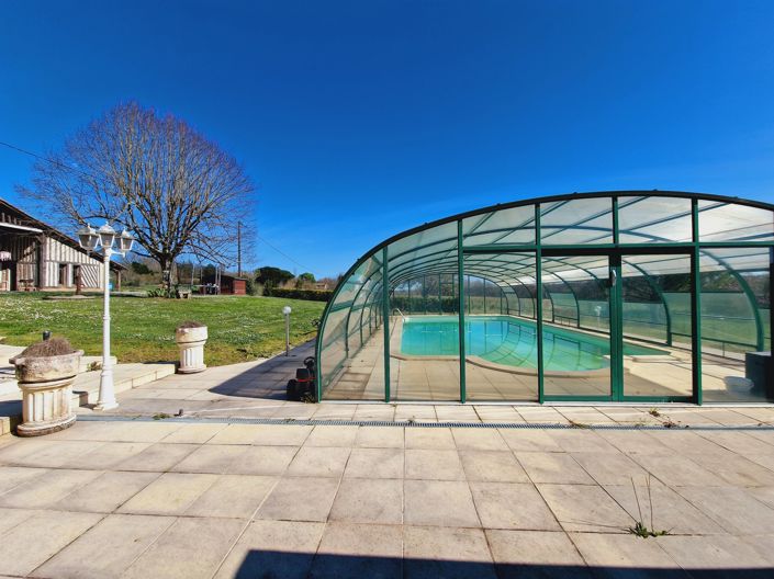 Image No.2-4 Bed House for sale