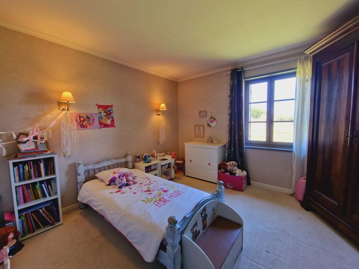 Image No.10-4 Bed House for sale