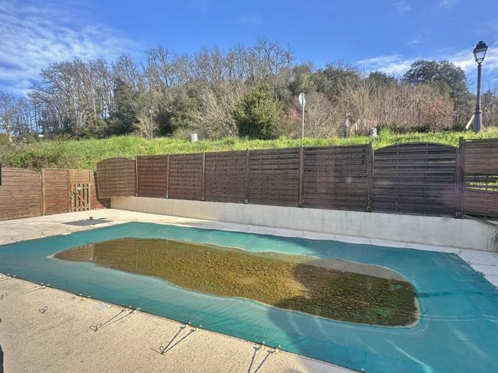 Image No.10-3 Bed House for sale