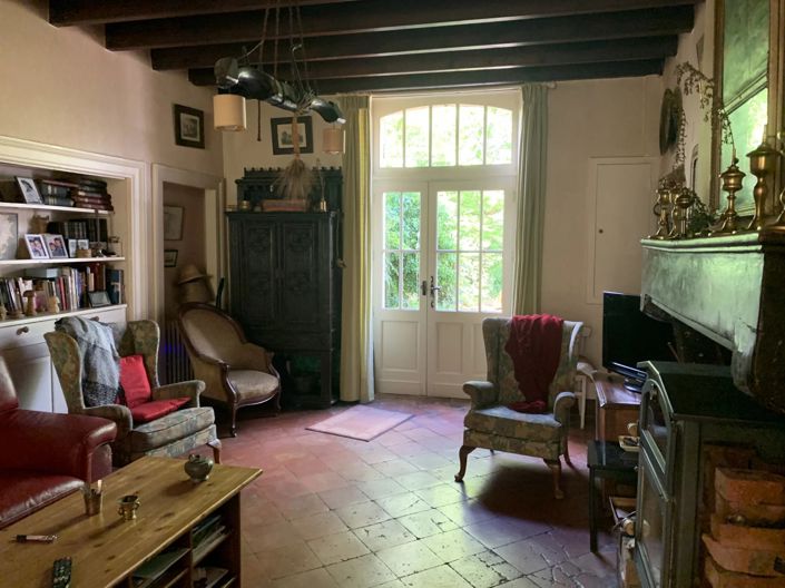 Image No.9-8 Bed House for sale