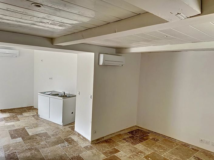 Image No.12-2 Bed Property for sale