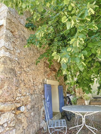 Image No.15-2 Bed Property for sale