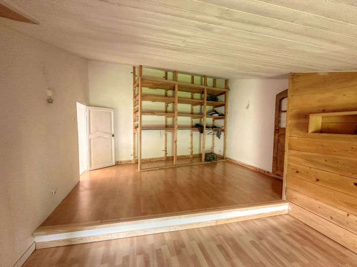 Image No.7-3 Bed Village House for sale