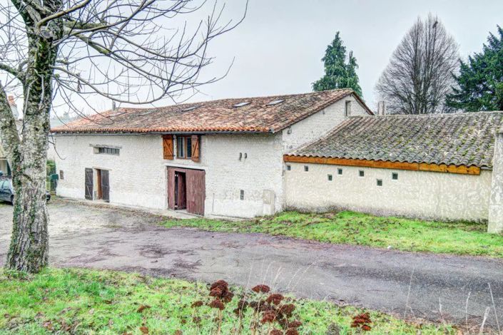 Image No.12-3 Bed Farmhouse for sale