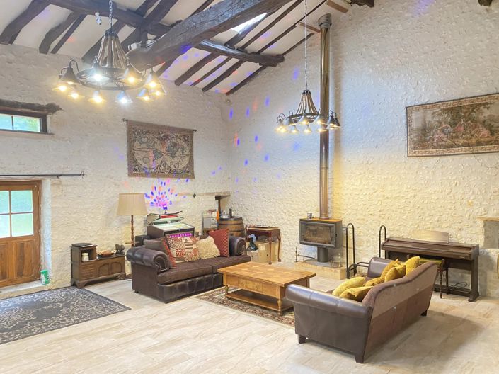 Image No.3-3 Bed Farmhouse for sale