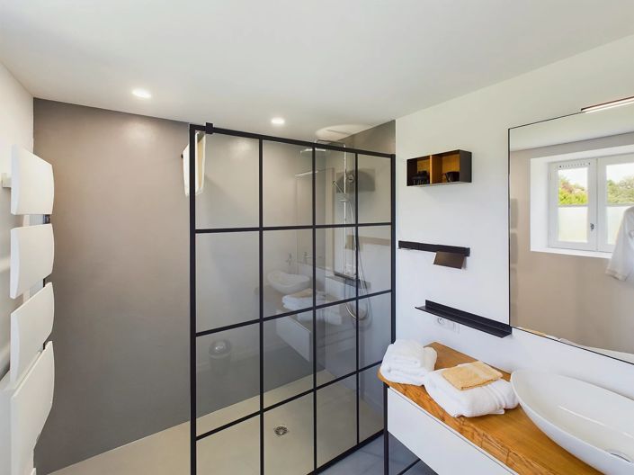 Image No.14-6 Bed House for sale