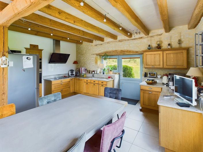 Image No.5-6 Bed House for sale